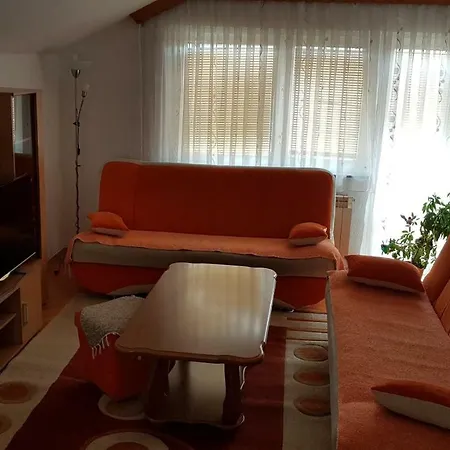 Πανσιόν Apartman Birdahic *